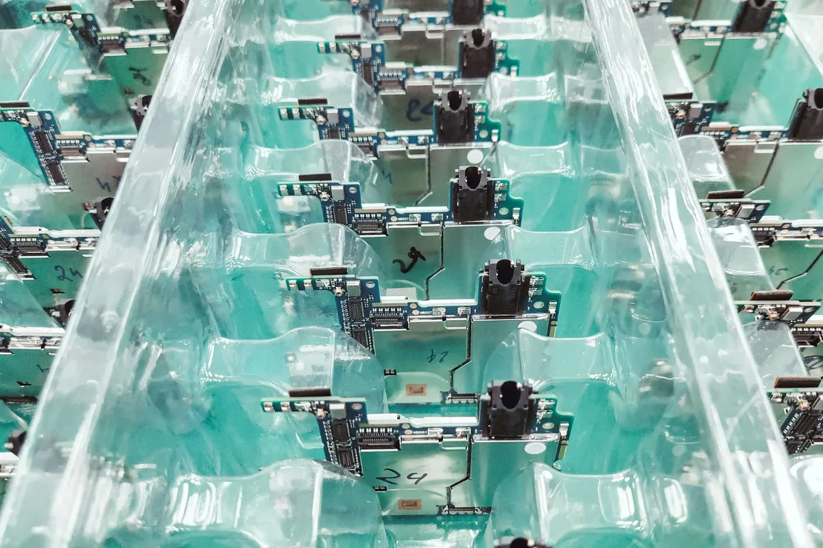 Usine de semi-conducteurs avec équipements de fabrication avancés et chaîne de production