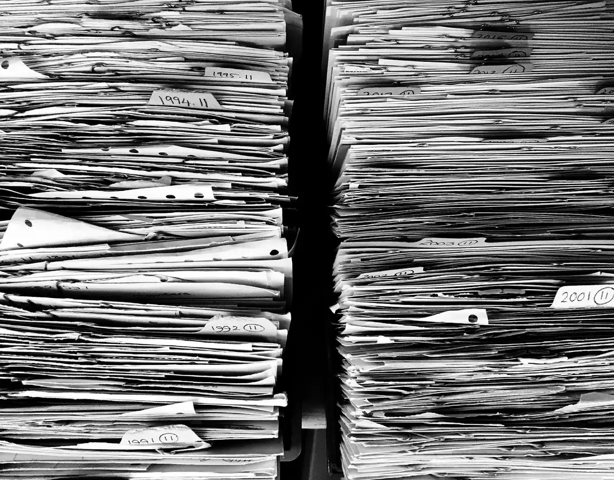 Documents comptables et preuves archivées dans un classeur
