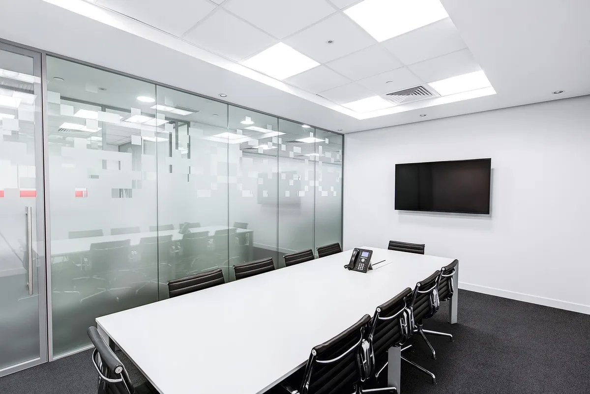 Session de formation présidée par un manager sur la sécurité au travail