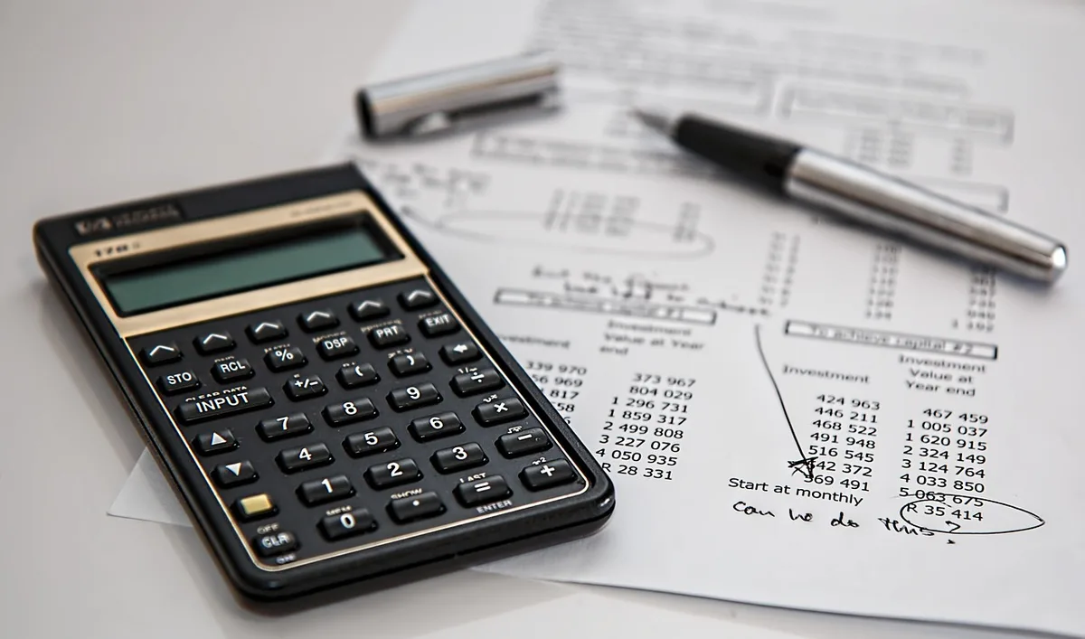 Rapport d'audit détaillé montrant la traçabilité des formations par poste et date