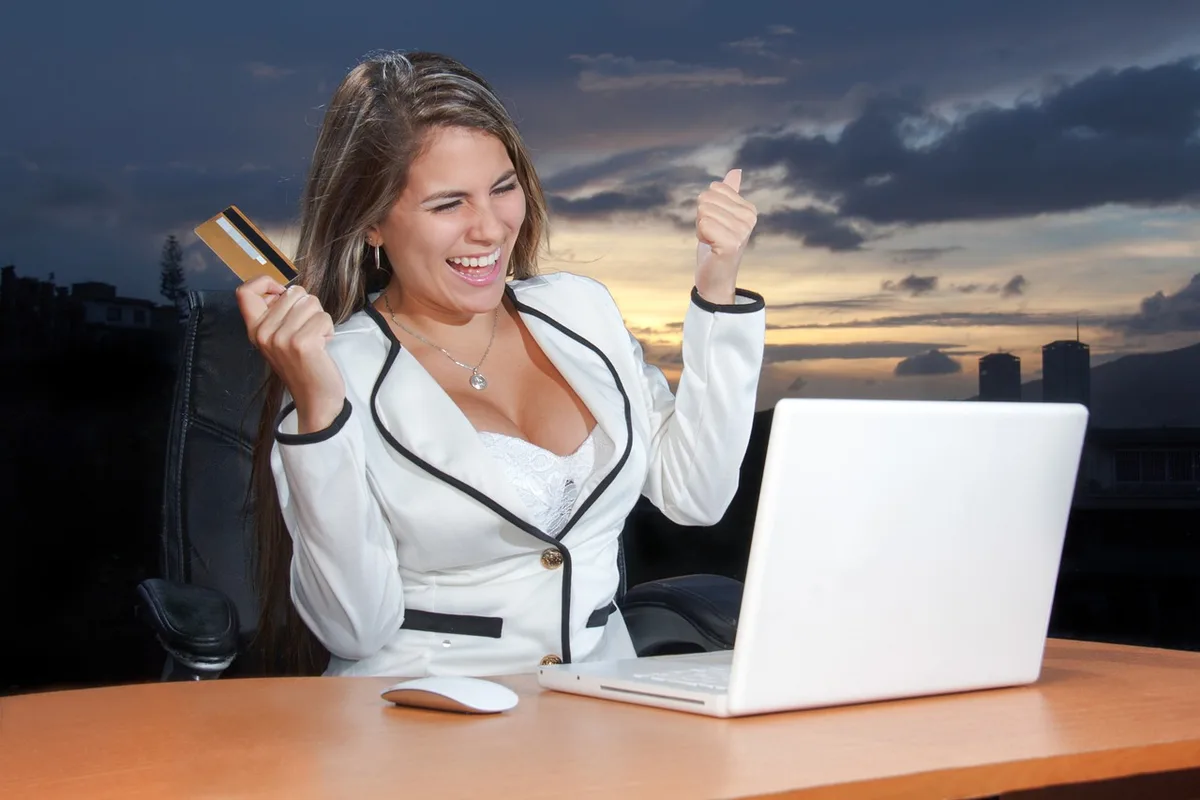 Ouverture de compte pro en ligne sur un ordinateur portable